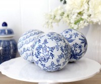 Blossom Set 3 Blue & White Ceramic Balls